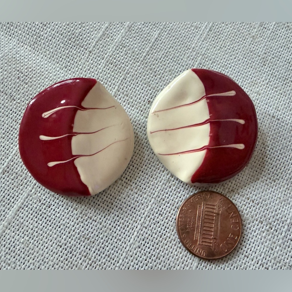 Elegant Ceramic Coasters - Red and Cream - Picture 3 of 4